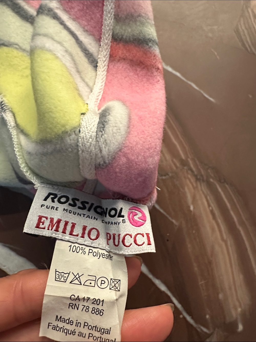 Emilio Pucci Pink Winter Ski Hat, Yellow & Light Blue Patterned Hat - Picture 2 of 4